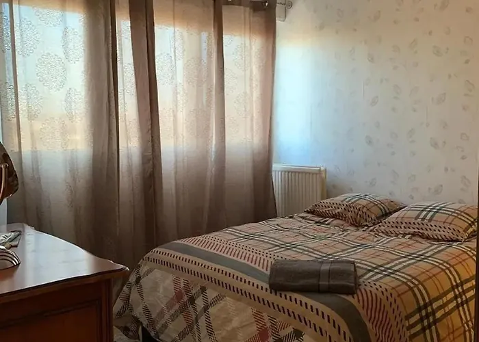 Chambre#1privée En Colocation Vue Sur Paris Tour Eiffel Alloggio in famiglia Cachan